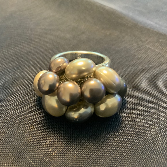 Add this to your Bundle! Pearl Cluster Costume Ring Size 8 - Picture 1 of 7
